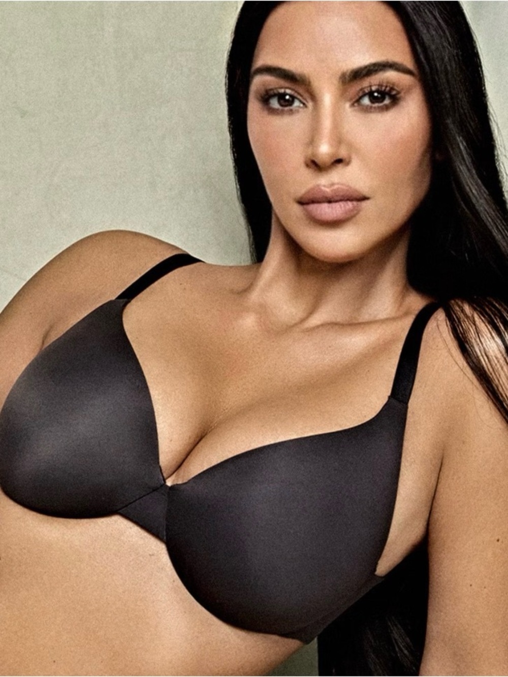 NWT  FULL COVERAGE BRA Smoothing Intimates 32C